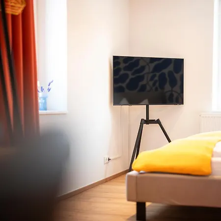 Apartman Bunter Hund - Zentrales Apartment, Parkplatz, Wintergarten, Kinderzimmer