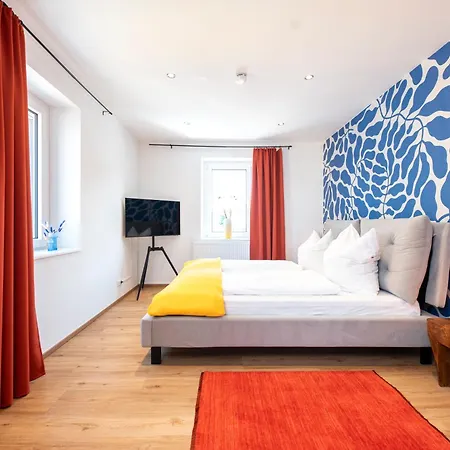 Bunter Hund - Zentrales Apartment, Parkplatz, Wintergarten, Kinderzimmer Appartement *
