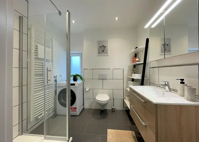 Bunter Hund - Zentrales Apartment, Parkplatz, Wintergarten, Kinderzimmer