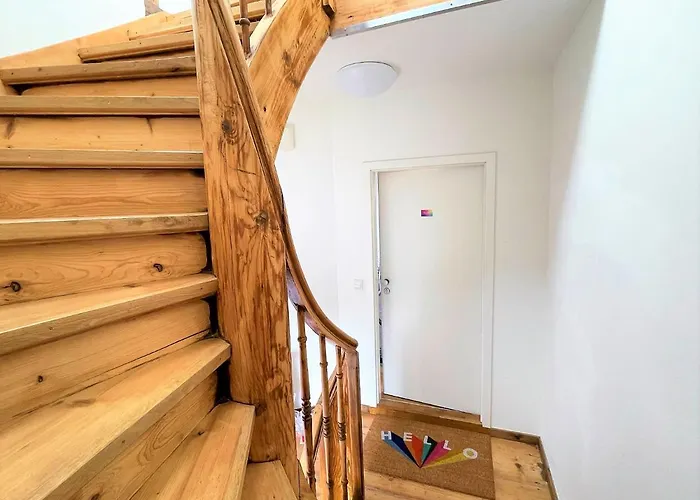 Bunter Hund - Zentrales Apartment, Parkplatz, Wintergarten, Kinderzimmer