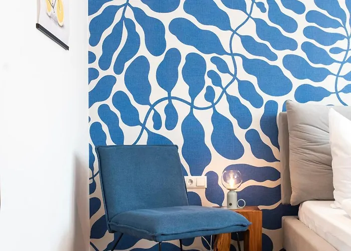 Bunter Hund - Zentrales Apartment, Parkplatz, Wintergarten, Kinderzimmer Apartment *