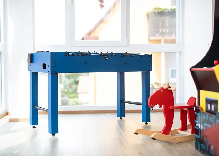 Bunter Hund - Zentrales Apartment, Parkplatz, Wintergarten, Kinderzimmer